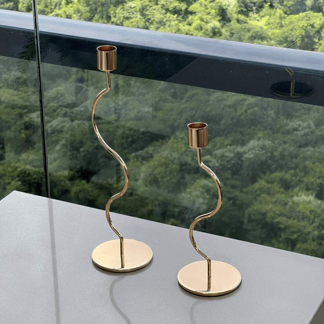 Castiçal em Metal Dourado 20cm P