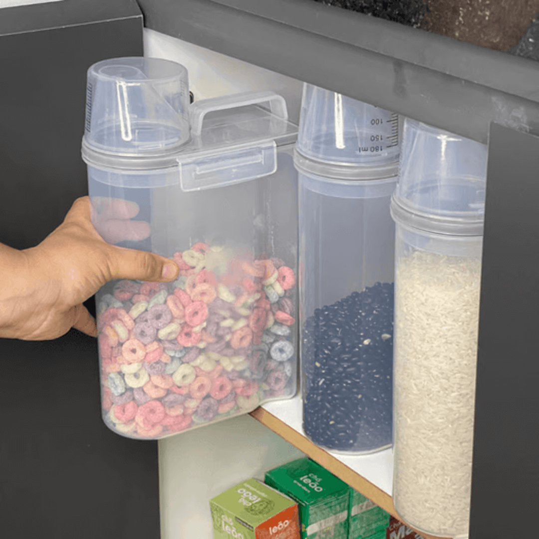 Pote Hermético Porta Mantimento com Copo Medidor de Plástico 2,5L